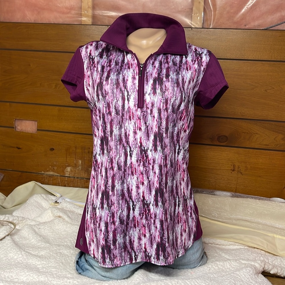 Chase 54 Solara Top Size Medium - 3/4 Zip Golf Top - Raspberry Color